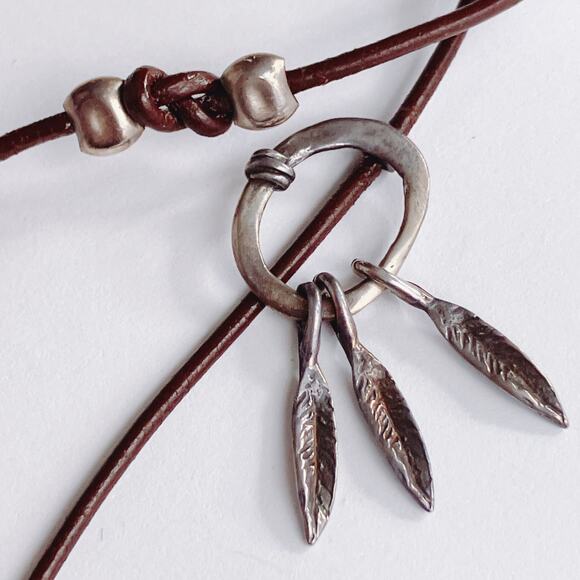 Silpada N1940 Signed 925 Labradorite Leather Necklace Boho Pendant - Picture 5 of 11